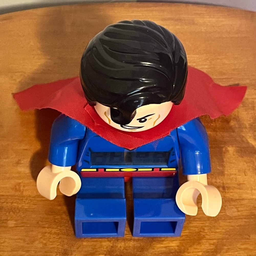 LEGO 2014 Superman With Red Cape DC Comics Super Hero’s Alarm Clock - Picture 13 of 14
